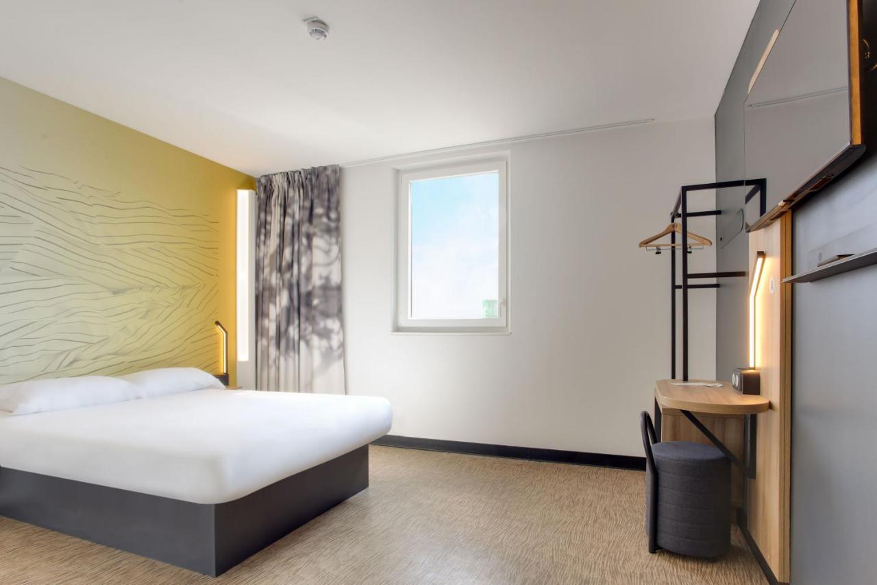 B&B Hotel Сент Екстер'єр фото