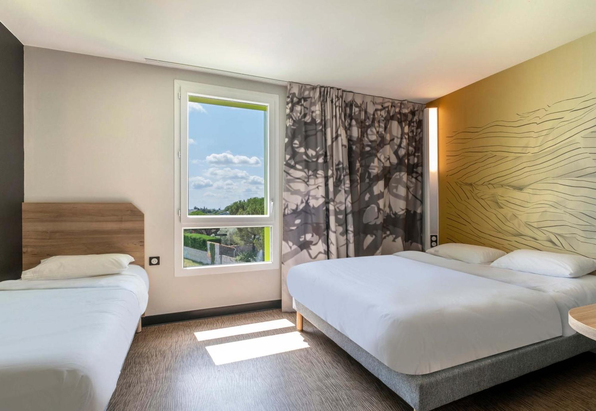 B&B Hotel Сент Екстер'єр фото