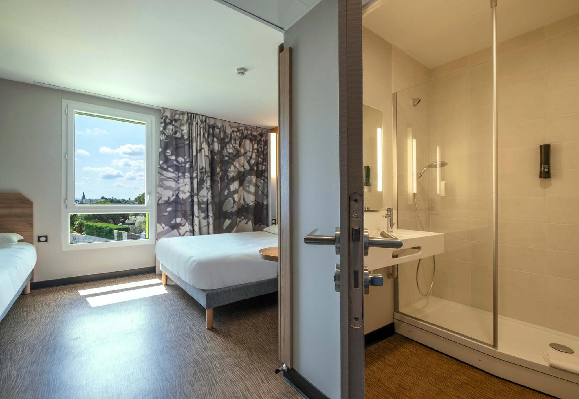 B&B Hotel Сент Екстер'єр фото
